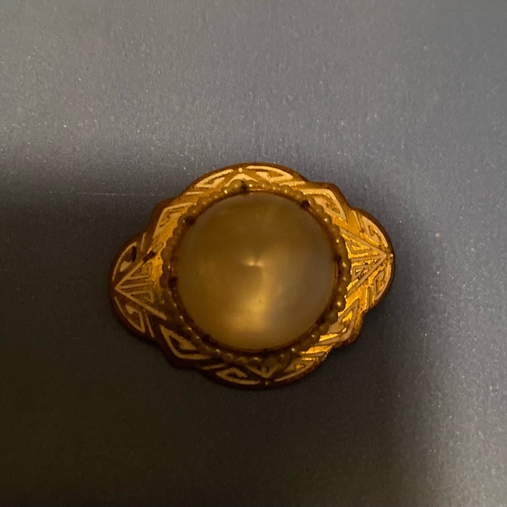 VINTAGE ANTIQUE ART DECO 20s 1920s Gold tone brooch pin simulated Moonstone gem